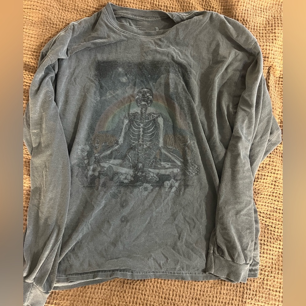Graphic long sleeve